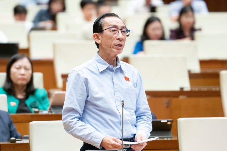 Quốc hội b&agrave;n giải ph&aacute;p giảm thuế, tăng tự chủ nguồn cung xăng dầu trong nước- Ảnh 1.