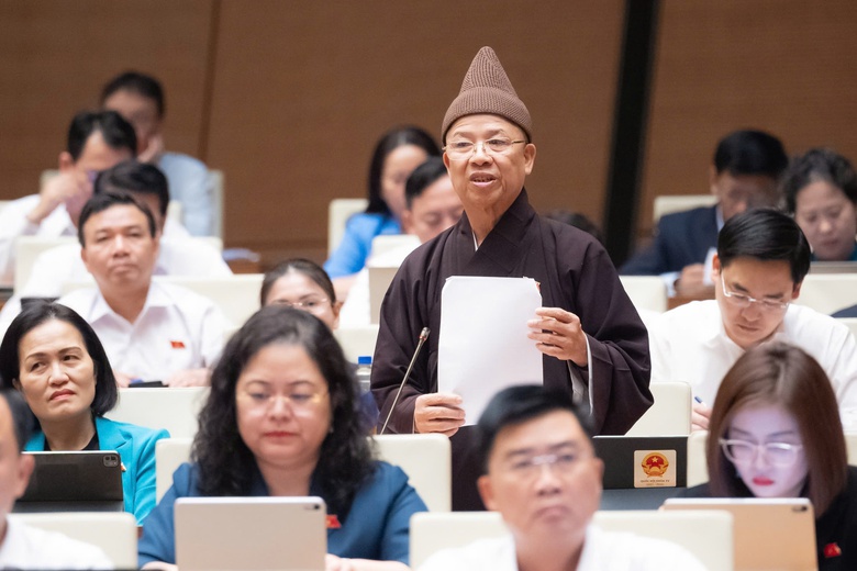 Đại biểu đề nghị quy định rõ quản lý tiền công đức, bảo đảm minh bạch- Ảnh 3. Đại biểu đề nghị quy định rõ quản lý tiền công đức, bảo đảm minh bạch- Ảnh 3.