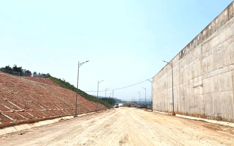 Hà Tĩnh: Gấp rút thi công ống hầm thứ hai tại Đèo Bụt- Ảnh 3. Hà Tĩnh: Gấp rút thi công ống hầm thứ hai tại Đèo Bụt- Ảnh 3.