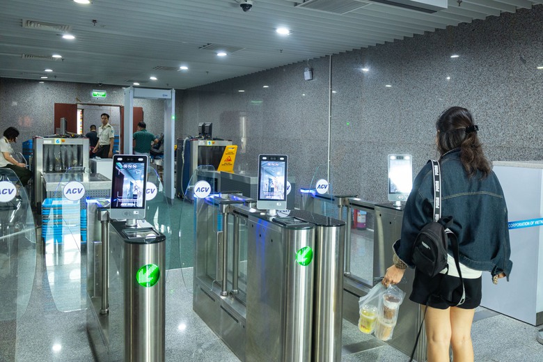 S&acirc;n bay Đ&agrave; Nẵng khai trương lối đi ưu ti&ecirc;n cho kh&aacute;ch d&ugrave;ng sinh trắc học l&ecirc;n t&agrave;u bay- Ảnh 7.