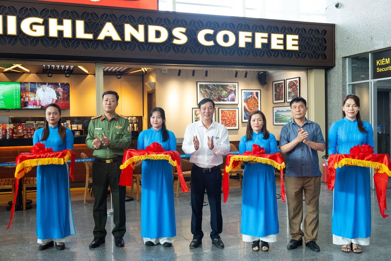 S&acirc;n bay Đ&agrave; Nẵng khai trương lối đi ưu ti&ecirc;n cho kh&aacute;ch d&ugrave;ng sinh trắc học l&ecirc;n t&agrave;u bay- Ảnh 1.