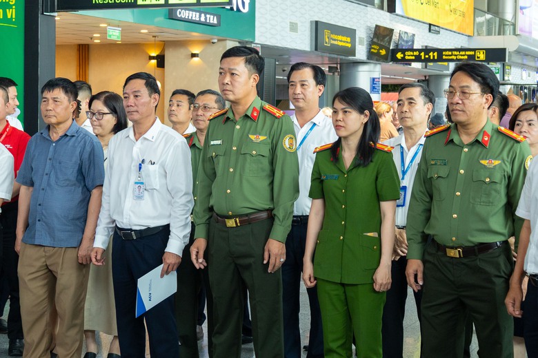 S&acirc;n bay Đ&agrave; Nẵng khai trương lối đi ưu ti&ecirc;n cho kh&aacute;ch d&ugrave;ng sinh trắc học l&ecirc;n t&agrave;u bay- Ảnh 6.