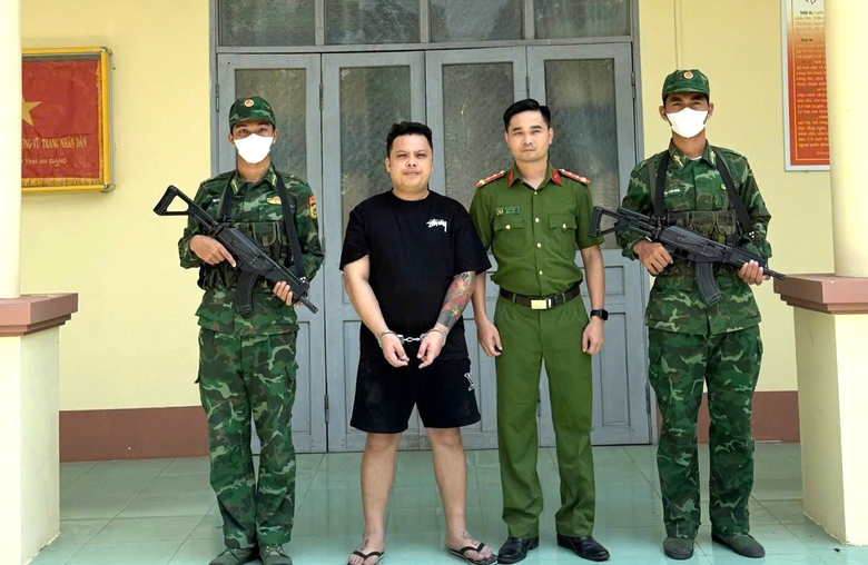 Tuy&ecirc;n Quang: Bắt giữ đối tượng truy n&atilde; tại cửa khẩu quốc tế- Ảnh 1.
