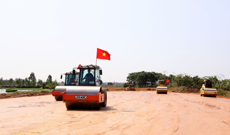 Ph&uacute; Thọ: Ch&uacute; trọng đầu tư hạ tầng giao th&ocirc;ng, tạo động lực ph&aacute;t triển kinh tế - x&atilde; hội- Ảnh 1.