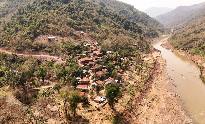 Gỡ n&uacute;t thắt, sớm tạo nơi t&aacute;i định cư cho người d&acirc;n v&ugrave;ng lũ ở Nghệ An- Ảnh 1.