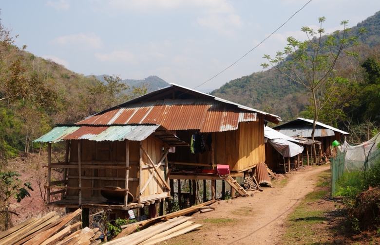 Gỡ n&uacute;t thắt, sớm tạo nơi t&aacute;i định cư cho người d&acirc;n v&ugrave;ng lũ ở Nghệ An- Ảnh 2.