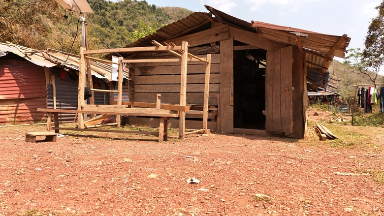 Gỡ n&uacute;t thắt, sớm tạo nơi t&aacute;i định cư cho người d&acirc;n v&ugrave;ng lũ ở Nghệ An- Ảnh 3.