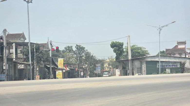 Nghệ An: Xe tang lễ va chạm xe m&aacute;y điện, một phụ nữ tử vong thương t&acirc;m- Ảnh 3.