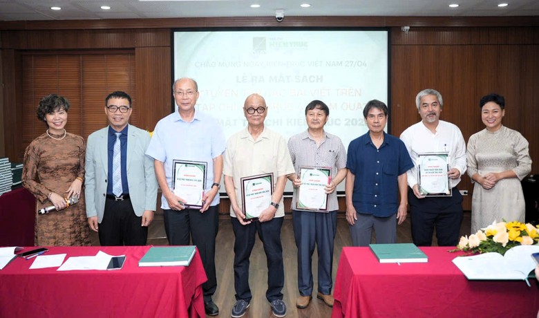 Ra mắt sách "Tuyển chọn các bài viết Tạp chí Kiến trúc 40 năm 1983-2023”- Ảnh 5. Ra mắt sách "Tuyển chọn các bài viết Tạp chí Kiến trúc 40 năm 1983-2023”- Ảnh 5.