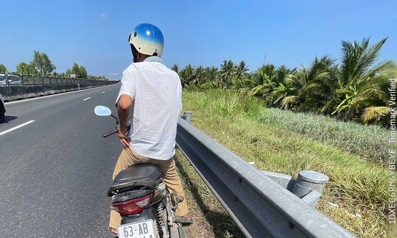 B&aacute;o động xe m&aacute;y "đi lạc" v&agrave;o cao tốc Trung Lương - Mỹ Thuận- Ảnh 1.