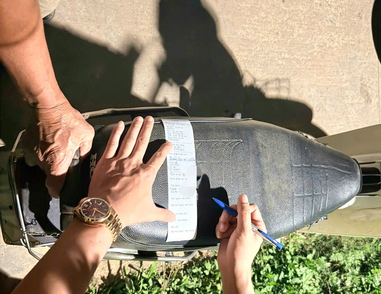 CSGT Bắc Ninh xuy&ecirc;n đ&ecirc;m tr&ecirc;n đường li&ecirc;n x&atilde;, tạo chuyển biến về an to&agrave;n giao th&ocirc;ng- Ảnh 3.