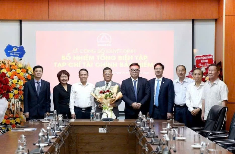 Bổ nhiệm nh&agrave; b&aacute;o Nguyễn Phong Cầm giữ chức vụ Tổng Bi&ecirc;n tập Tạp ch&iacute; T&agrave;i ch&iacute;nh - Bảo hiểm- Ảnh 3.