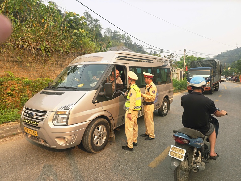 Những &ldquo;l&aacute; chắn &aacute;o v&agrave;ng&rdquo; nơi tuyến đường du lịch miền T&acirc;y L&agrave;o Cai- Ảnh 3.
