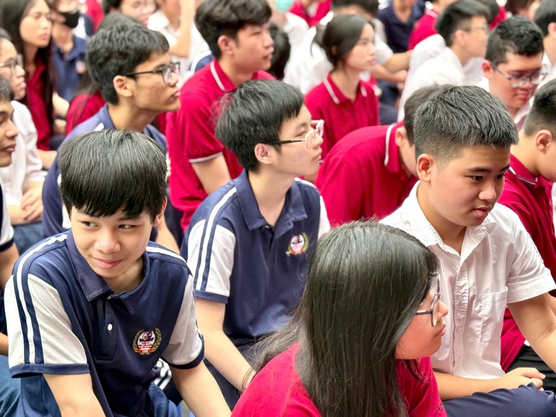 H&agrave; Nội tăng cường gi&aacute;o dục an to&agrave;n giao th&ocirc;ng học đường- Ảnh 3.