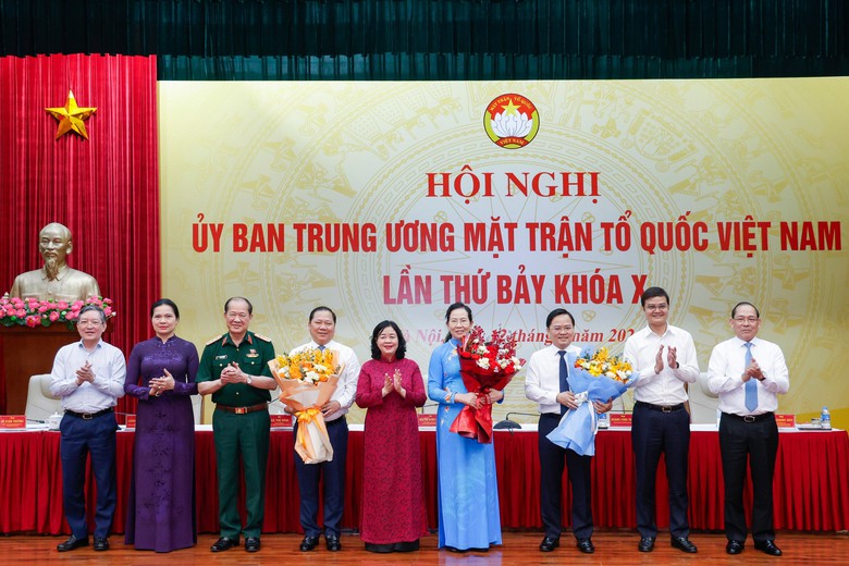 Hiệp thương cử 3 Phó Chủ tịch Uỷ ban MTTQ Việt Nam khoá X, nhiệm kỳ 2024 - 2029- Ảnh 2. Hiệp thương cử 3 Phó Chủ tịch Uỷ ban MTTQ Việt Nam khoá X, nhiệm kỳ 2024 - 2029- Ảnh 2.