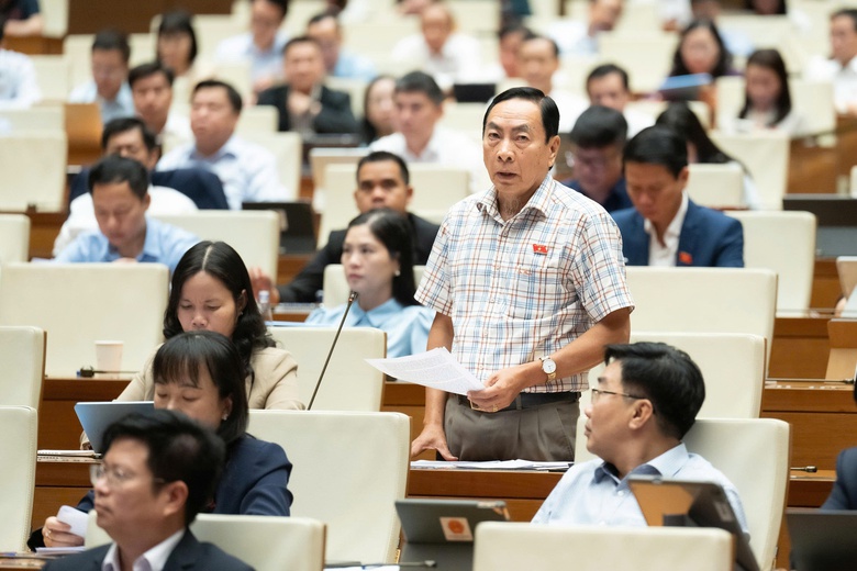 Đại biểu đề nghị c&acirc;n nhắc cắt điện, nước c&ocirc;ng tr&igrave;nh vi phạm, Bộ trưởng Tư ph&aacute;p n&oacute;i g&igrave;?- Ảnh 1.