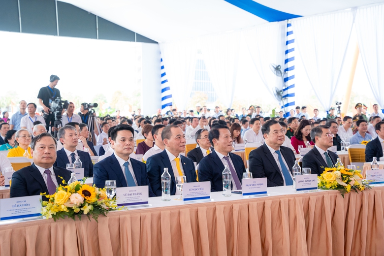 Khởi công tuyến đường sắt tốc độ cao Hà Nội - Quảng Ninh, tạo đột phá kết nối vùng- Ảnh 3. Khởi công tuyến đường sắt tốc độ cao Hà Nội - Quảng Ninh, tạo đột phá kết nối vùng- Ảnh 3.