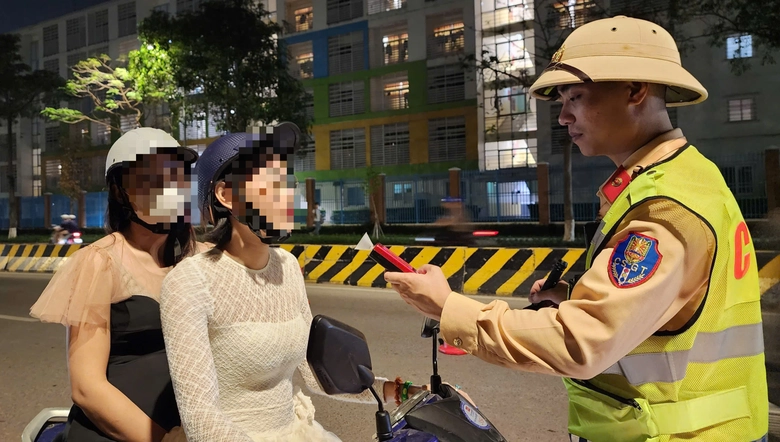 Vi phạm nồng độ cồn, người đi xe đạp xin bỏ qua nhưng vẫn bị xử lý- Ảnh 2. Vi phạm nồng độ cồn, người đi xe đạp xin bỏ qua nhưng vẫn bị xử lý- Ảnh 2.