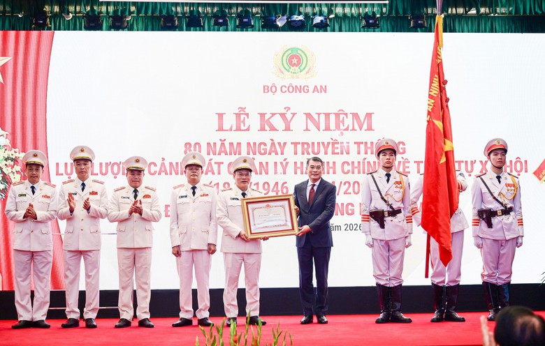 Phát triển VNeID thành kênh giao tiếp chính xác giữa Nhà nước với người dân, doanh nghiệp- Ảnh 3. Phát triển VNeID thành kênh giao tiếp chính xác giữa Nhà nước với người dân, doanh nghiệp- Ảnh 3.