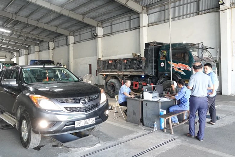 Siết ti&ecirc;u chuẩn kh&iacute; thải xe cơ giới: Người d&acirc;n cần chủ động bảo dưỡng- Ảnh 1.