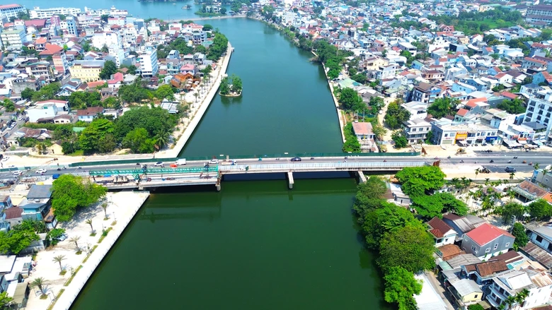 Cận cảnh dự án cầu Vỹ Dạ chậm tiến độ, nhà thầu bị chấm dứt hợp đồng- Ảnh 12. Cận cảnh dự án cầu Vỹ Dạ chậm tiến độ, nhà thầu bị chấm dứt hợp đồng- Ảnh 12.