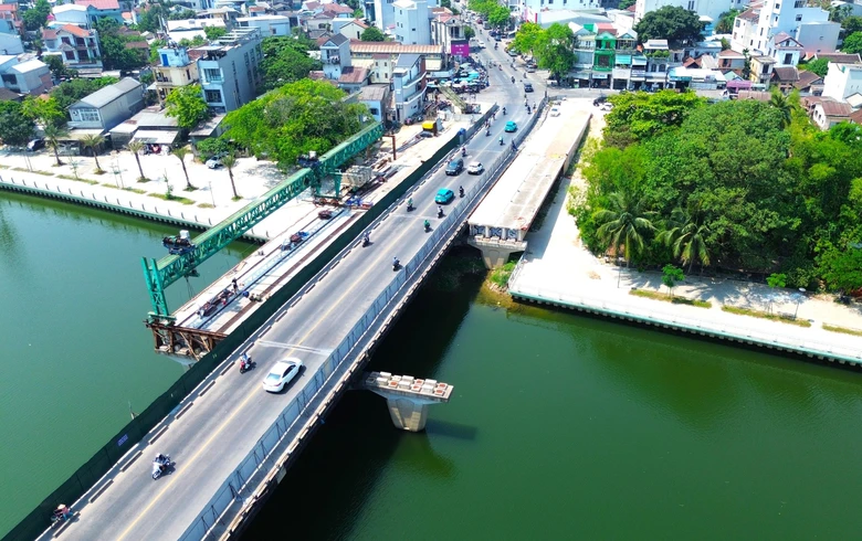 Cận cảnh dự án cầu Vỹ Dạ chậm tiến độ, nhà thầu bị chấm dứt hợp đồng- Ảnh 2. Cận cảnh dự án cầu Vỹ Dạ chậm tiến độ, nhà thầu bị chấm dứt hợp đồng- Ảnh 2.