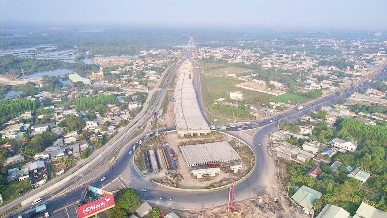 Gỡ vướng mặt bằng, nút giao QL51 cao tốc Bến Lức - Long Thành tăng tốc về đích- Ảnh 1. Gỡ vướng mặt bằng, nút giao QL51 cao tốc Bến Lức - Long Thành tăng tốc về đích- Ảnh 1.