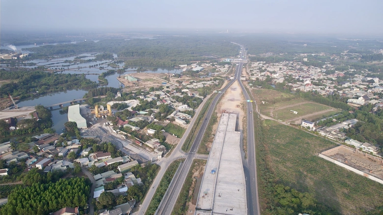 Gỡ vướng mặt bằng, nút giao QL51 cao tốc Bến Lức - Long Thành tăng tốc về đích- Ảnh 3. Gỡ vướng mặt bằng, nút giao QL51 cao tốc Bến Lức - Long Thành tăng tốc về đích- Ảnh 3.