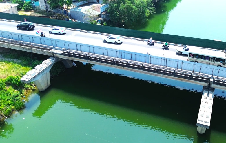 Cận cảnh dự án cầu Vỹ Dạ chậm tiến độ, nhà thầu bị chấm dứt hợp đồng- Ảnh 7. Cận cảnh dự án cầu Vỹ Dạ chậm tiến độ, nhà thầu bị chấm dứt hợp đồng- Ảnh 7.