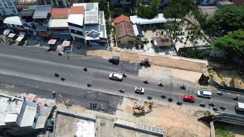 Cận cảnh dự án cầu Vỹ Dạ chậm tiến độ, nhà thầu bị chấm dứt hợp đồng- Ảnh 4. Cận cảnh dự án cầu Vỹ Dạ chậm tiến độ, nhà thầu bị chấm dứt hợp đồng- Ảnh 4.