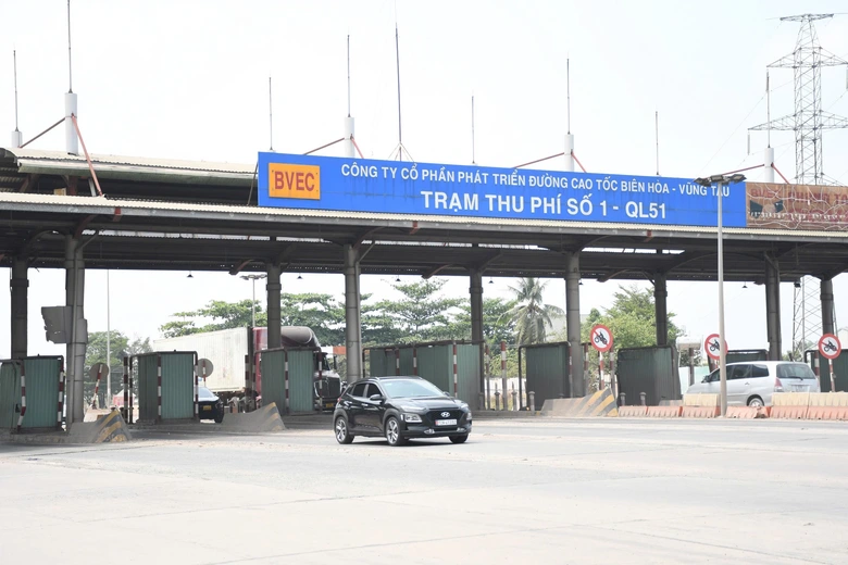 Đồng Nai tháo dỡ hai trạm thu phí trên quốc lộ 51 trong tháng 4- Ảnh 1. Đồng Nai tháo dỡ hai trạm thu phí trên quốc lộ 51 trong tháng 4- Ảnh 1.