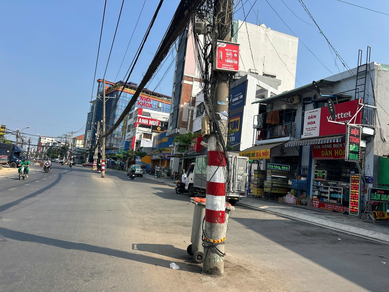 Dự &aacute;n mở rộng đường Nguyễn Thị Định vướng mặt bằng, chậm di dời hạ tầng điện- Ảnh 1.