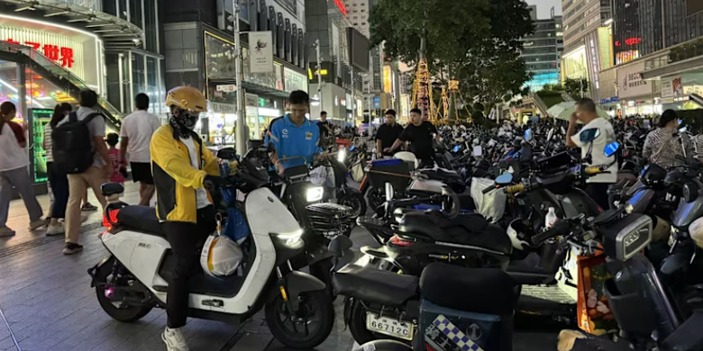 Th&acirc;m Quyến siết quản l&yacute; xe m&aacute;y điện trước thềm hội nghị APEC- Ảnh 1.