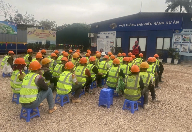 Phú Thọ đẩy mạnh phát triển nhà ở xã hội, siết chặt an toàn lao động- Ảnh 3. Phú Thọ đẩy mạnh phát triển nhà ở xã hội, siết chặt an toàn lao động- Ảnh 3.