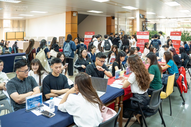 Đổ xô chọn ngành “hot”, thí sinh chịu áp lực lớn- Ảnh 2. Đổ xô chọn ngành “hot”, thí sinh chịu áp lực lớn- Ảnh 2.