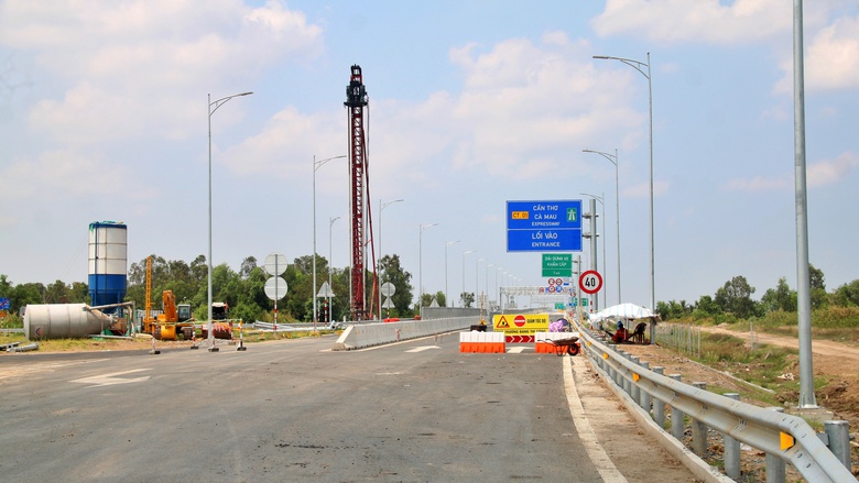 Th&aacute;ng 4/2026, b&agrave;n giao để khai th&aacute;c cao tốc Cần Thơ - Hậu Giang, Hậu Giang - C&agrave; Mau- Ảnh 2.