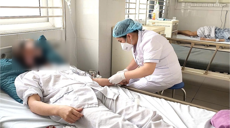 Chủ quan với bệnh sởi "trẻ em", người lớn gặp biến chứng- Ảnh 1. Chủ quan với bệnh sởi "trẻ em", người lớn gặp biến chứng- Ảnh 1.