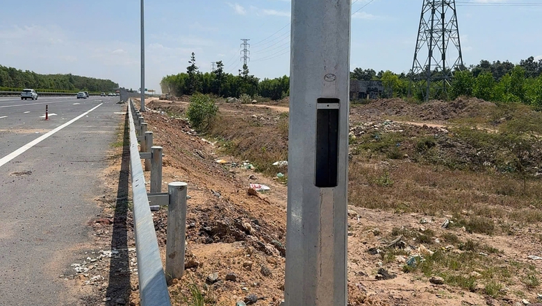 Đồng Nai tăng cường tuần tra, xử lý tình trạng trộm cáp trên cao tốc- Ảnh 2. Đồng Nai tăng cường tuần tra, xử lý tình trạng trộm cáp trên cao tốc- Ảnh 2.