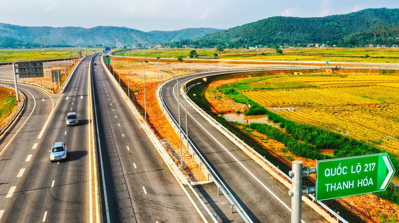 Đề xuất đẩy nhanh đầu tư 4 tuyến cao tốc trọng điểm trước năm 2030- Ảnh 1.
