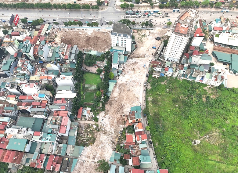 Nhà siêu mỏng, siêu méo: “Nỗi đau” đô thị hóa ở Hà Nội- Ảnh 4. Nhà siêu mỏng, siêu méo: “Nỗi đau” đô thị hóa ở Hà Nội- Ảnh 4.