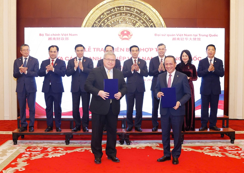 Vietnam Airlines đẩy mạnh khai th&aacute;c thị trường Trung Quốc với g&oacute;i hợp t&aacute;c 50 triệu USD- Ảnh 1.