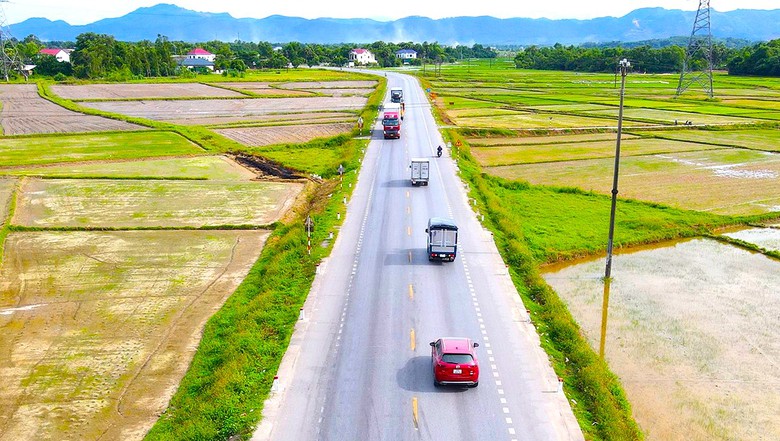 Kiến nghị bố trí nguồn lực nâng cấp QL1, giảm áp lực giao thông- Ảnh 1. Kiến nghị bố trí nguồn lực nâng cấp QL1, giảm áp lực giao thông- Ảnh 1.