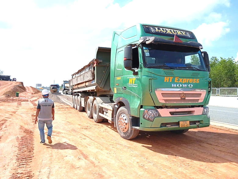Tăng cường máy móc, đẩy nhanh thi công trạm dừng nghỉ cao tốc Hoài Nhơn - Quy Nhơn- Ảnh 2. Tăng cường máy móc, đẩy nhanh thi công trạm dừng nghỉ cao tốc Hoài Nhơn - Quy Nhơn- Ảnh 2.