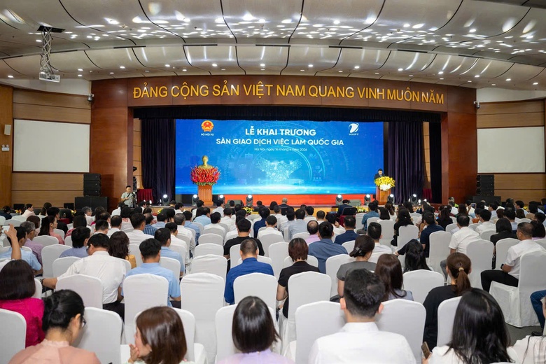 Khai trương Sàn giao dịch việc làm quốc gia, kết nối tất cả địa phương- Ảnh 3. Khai trương Sàn giao dịch việc làm quốc gia, kết nối tất cả địa phương- Ảnh 3.