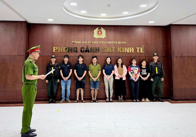 Triệt phá đường dây đổ thải trái phép quy mô lớn, thu lợi hàng tỷ đồng- Ảnh 1. Triệt phá đường dây đổ thải trái phép quy mô lớn, thu lợi hàng tỷ đồng- Ảnh 1.