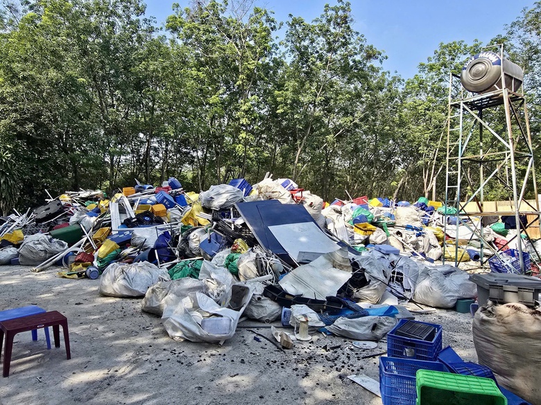 Triệt phá đường dây đổ thải trái phép quy mô lớn, thu lợi hàng tỷ đồng- Ảnh 2. Triệt phá đường dây đổ thải trái phép quy mô lớn, thu lợi hàng tỷ đồng- Ảnh 2.