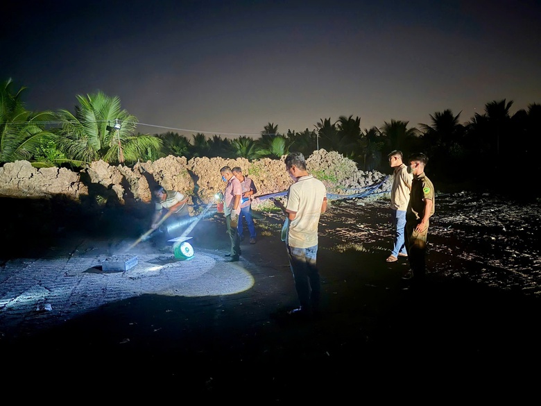 Triệt phá đường dây đổ thải trái phép quy mô lớn, thu lợi hàng tỷ đồng- Ảnh 3. Triệt phá đường dây đổ thải trái phép quy mô lớn, thu lợi hàng tỷ đồng- Ảnh 3.