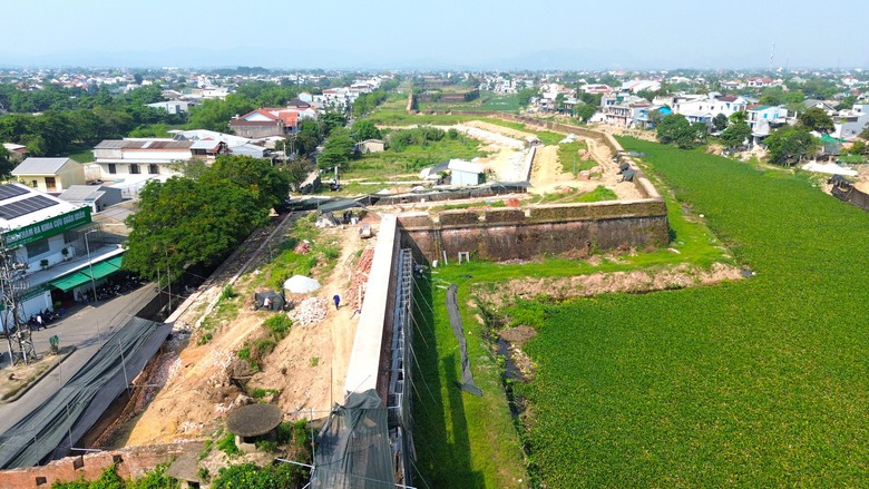 Cận cảnh tu bổ, tôn tạo thượng thành Kinh thành Huế- Ảnh 2. Cận cảnh tu bổ, tôn tạo thượng thành Kinh thành Huế- Ảnh 2.