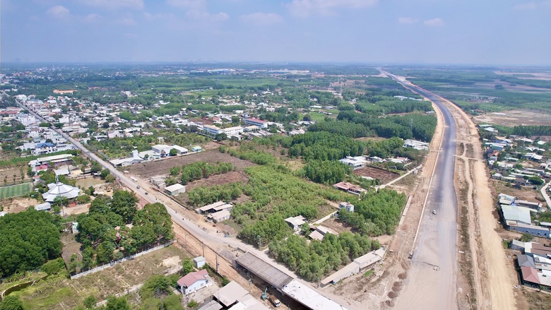 Đồng Nai ho&agrave;n tất c&aacute;c dấu mốc, hướng tới th&agrave;nh phố trực thuộc Trung ương- Ảnh 3.