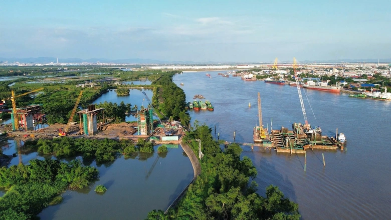 Vật liệu biến động, hai thành phố lớn đề xuất loạt giải pháp gỡ khó cho dự án giao thông- Ảnh 1. Vật liệu biến động, hai thành phố lớn đề xuất loạt giải pháp gỡ khó cho dự án giao thông- Ảnh 1.